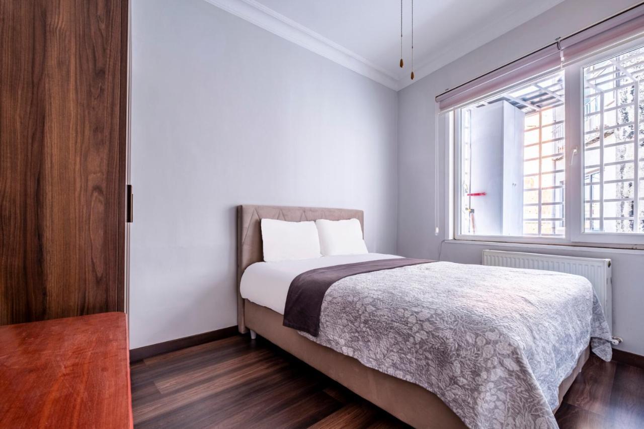 Sleek Flat 50 M To Bull Statue In Kadikoy Daire İstanbul Dış mekan fotoğraf